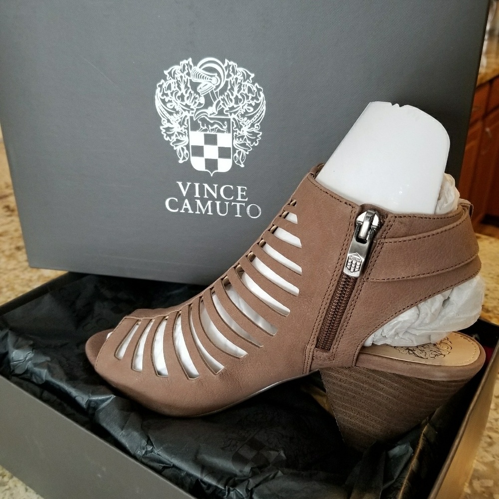 New Vince Camuto chunky heel